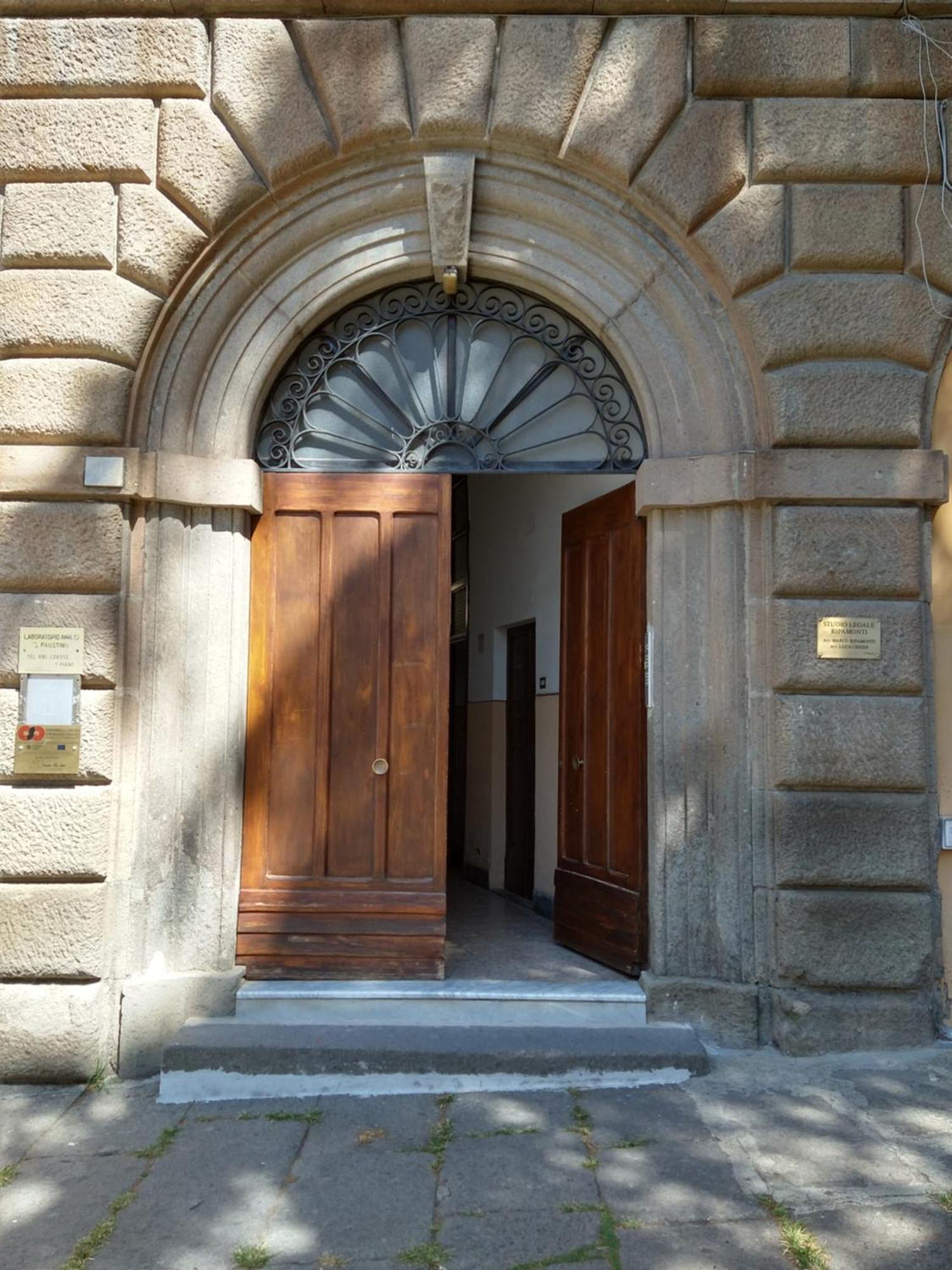 Palazzo Grandori Alloggi Turistici Viterbo Exterior photo